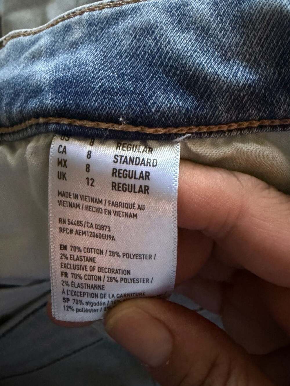 American Eagle High-Rise Mom Jeans Light Wash Size 8 - Picture 4 of 4